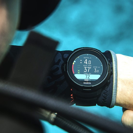 Suunto D5 with Tank Pod